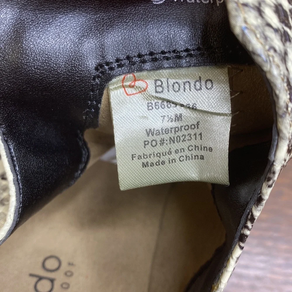 Blondo Waterproof Booties Snakeskin Print NWOT Size 7.5